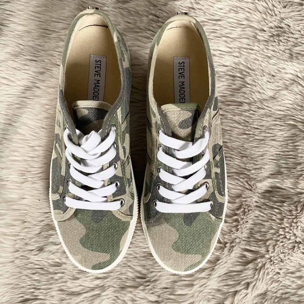 Camo Steve Madden chunky sneaker